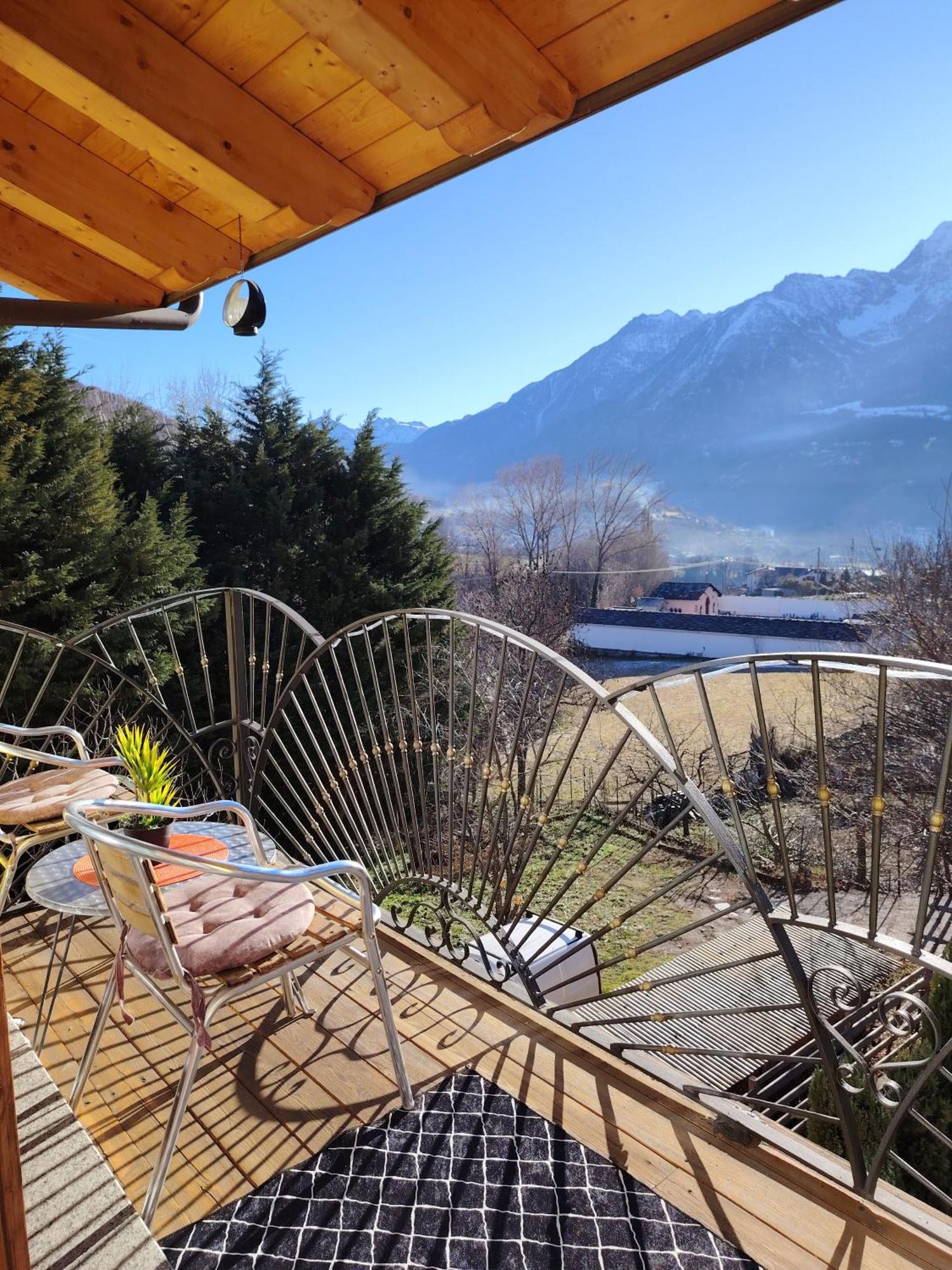 La Villa Gialla Aosta Exterior photo